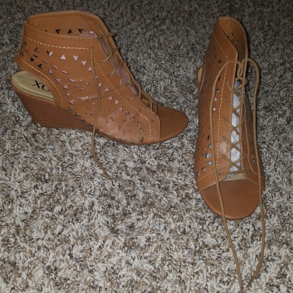 Lace-up Ankle Wedged Sandals